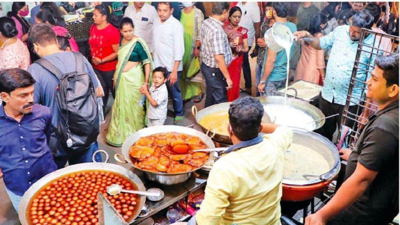 इंदौर में सराफा चौपाटी को लेकर छिड़ा विवाद, दुकान आवंटन मामले में हाईकोर्ट पहुंचे पुराने व्यापारी, जानिए क्या है पूरा मामला?