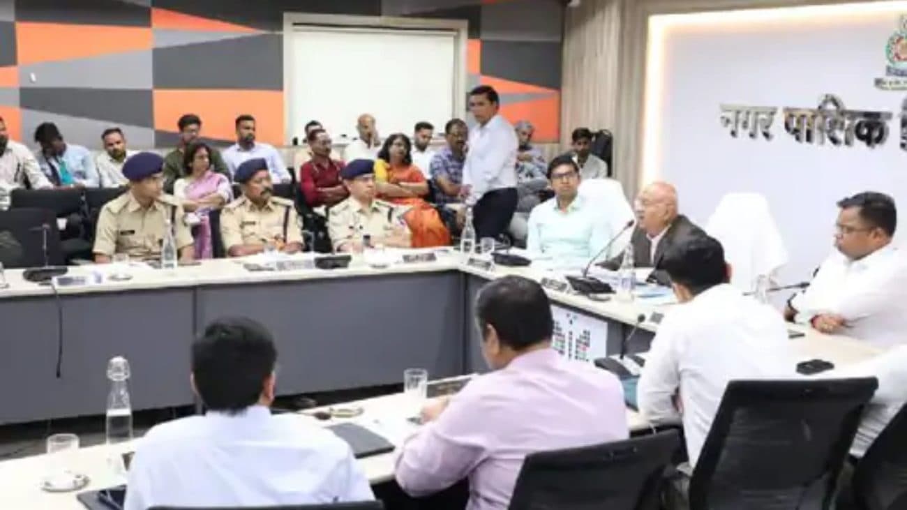 इंदौर में सड़क हादसों पर लगेगी लगाम, जस्टिस सप्रे ने दिए सख्त निर्देश, हेलमेट-सीट बेल्ट अभियान पर दिया जोर