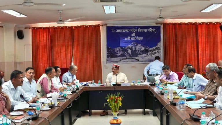 उत्तराखंड बनेगा ग्लोबल टूरिज्म हब, देहरादून में हुई UTDB की बैठक में कई अंतरराष्ट्रीय आयोजनों को मिली मंजूरी, पढ़ें खबर