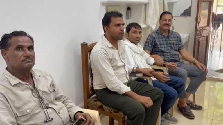 ग्राम पंचायत सचिव से उपयंत्री ने ली रिश्वत, लोकायुक्त पुलिस ने रंगे हाथ पकड़ा