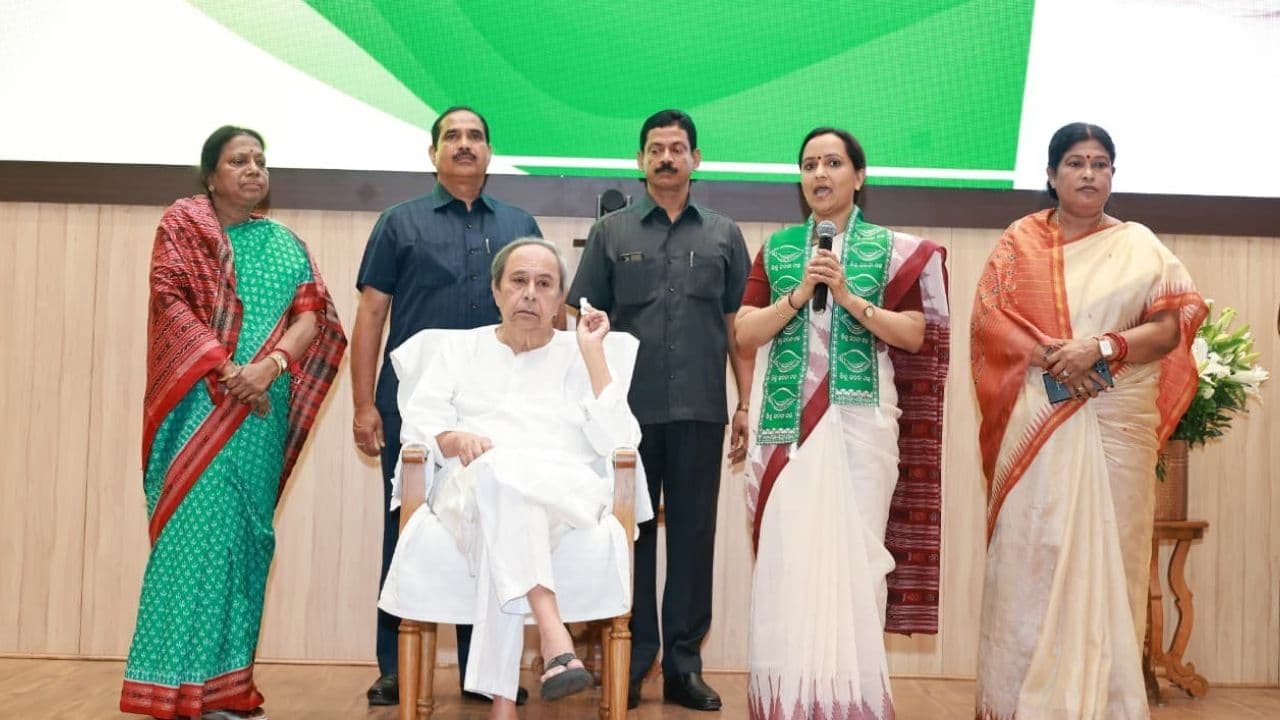 कौन हैं सुजाता कार्तिकेयन? जिनके बीजेडी में शामिल होते ही राजनीतिक गलियारों में हलचल हुई तेज, जानें इनके बारे में