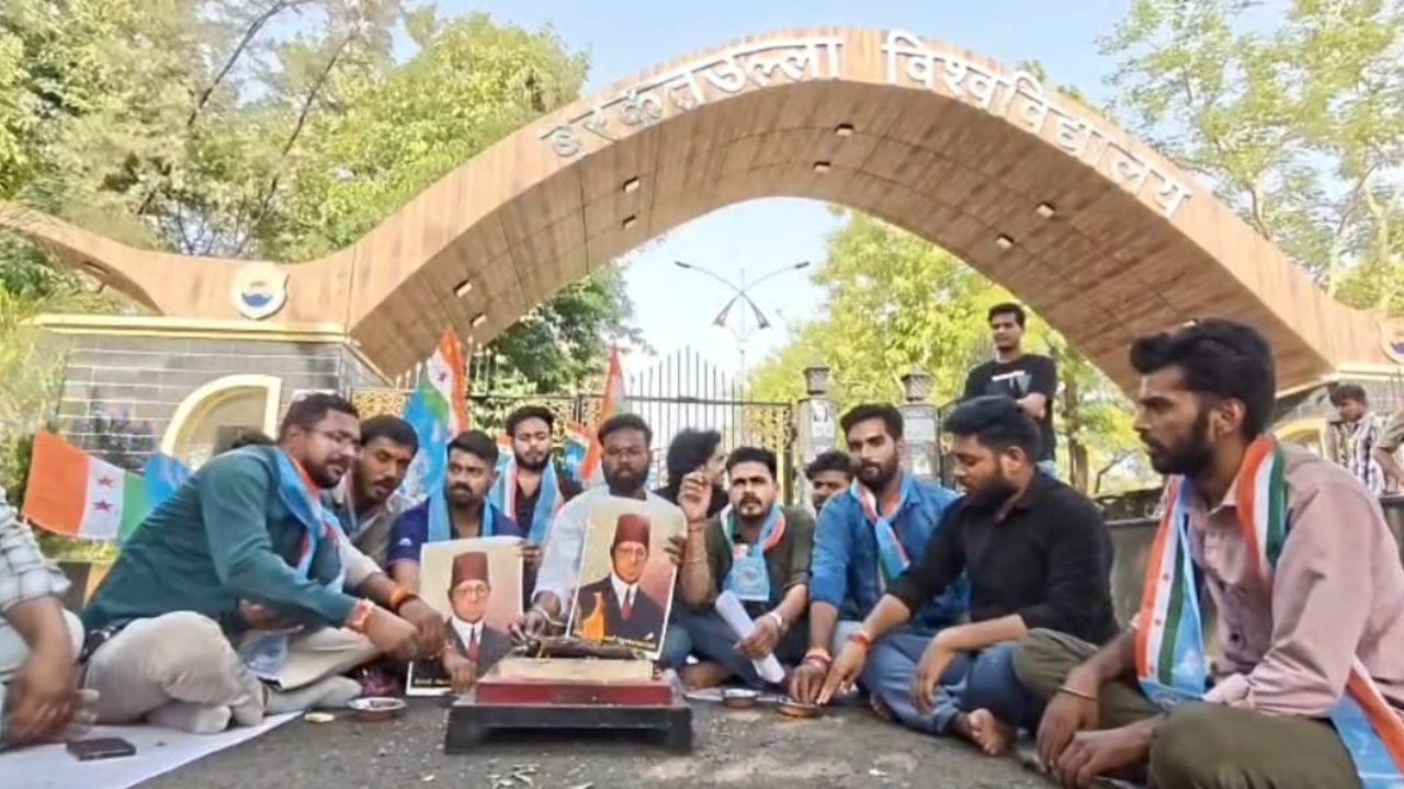 बरकतउल्लाह विश्वविद्यालय भोपाल का नाम बदलने के विरोध में NSUI ने किया सद्बुद्धि हवन, दी उग्र आंदोलन की चेतावनी