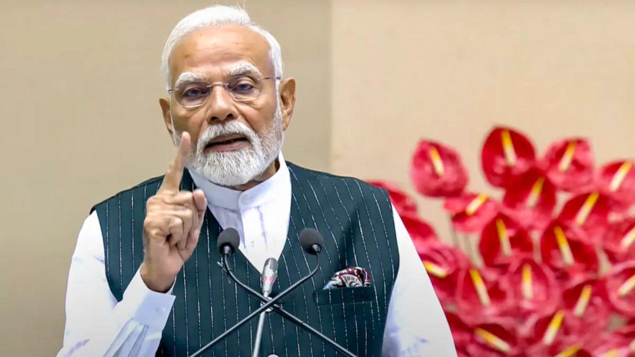 पीएम मोदी का सूरत में कांग्रेस पर तीखा हमला, बोले – ‘जहां-जहां कांग्रेस की सरकारें हैं, वहां की जनता परेशान’