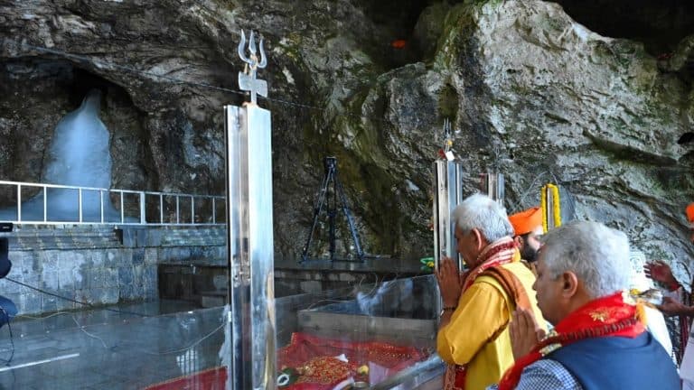 अमरनाथ यात्रा से पहले बाबा बर्फानी की प्रथम पूजा, 3 जुलाई से श्रद्धालुओं के लिए खुलेंगे कपाट