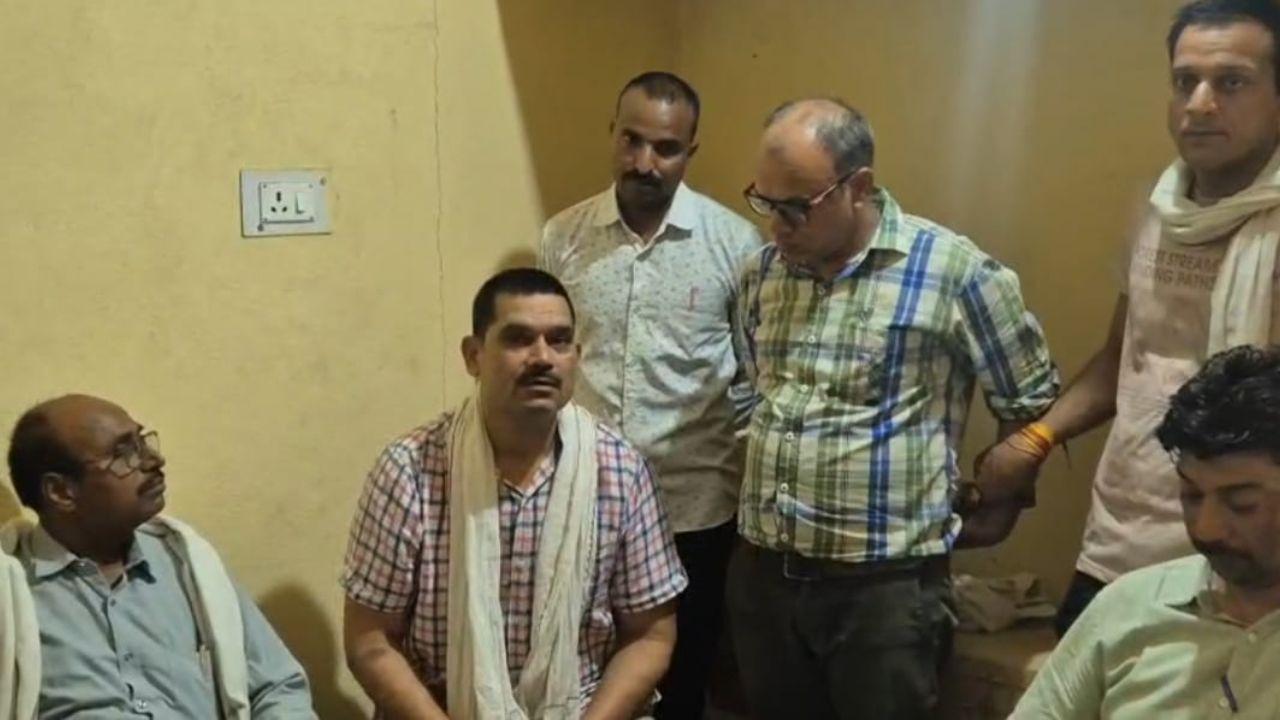 जमीन सीमांकन रिपोर्ट के बदले पटवारी ने किसान से ली रिश्वत, लोकायुक्त पुलिस ने रंगे हाथ पकड़ा