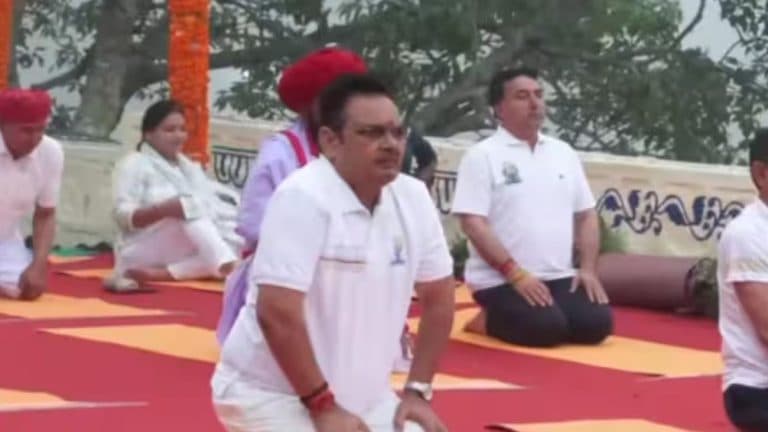 योग दिवस कार्यक्रम में शामिल हुए CM भजनलाल शर्मा, बोले – ‘पीएम मोदी के प्रयासों से योग बना दुनिया का जनआंदोलन’