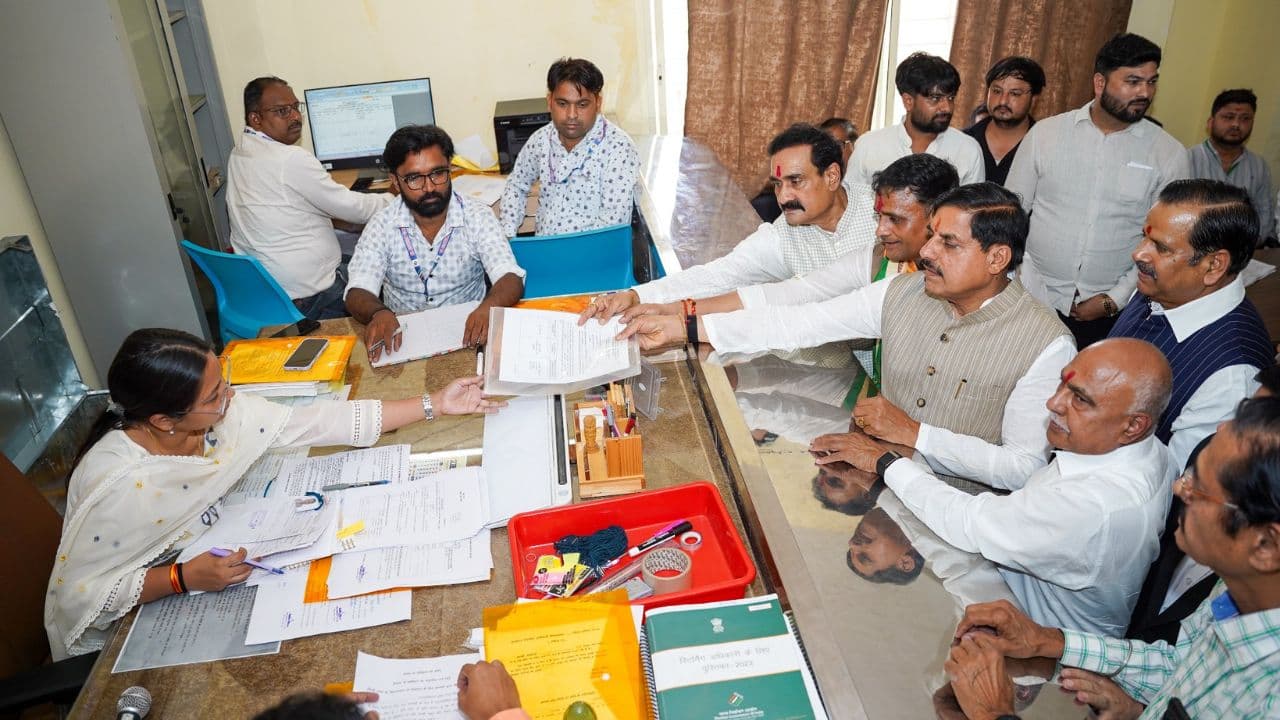 दतिया उप चुनाव: सीएम मोहन यादव का बड़ा हमला, बोले- कांग्रेस पर जमीन नहीं, आसमान खरीदने की बात करते हैं