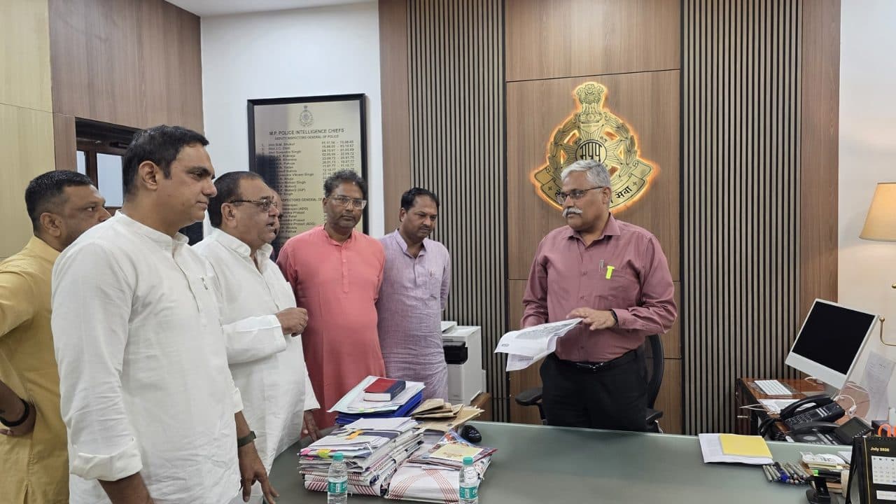 MP कांग्रेस ने जीतू पटवारी के खिलाफ फर्जी AI जनरेटेड पोस्टर मामले में साइबर क्राइम से की शिकायत, सख्त कार्रवाई की मांग