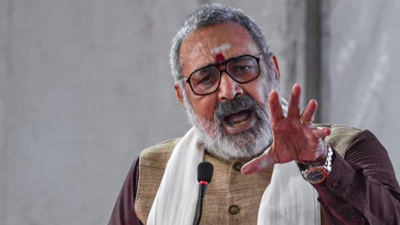 राम मंदिर चढ़ावा चोरी मामले पर गिरिराज सिंह का बड़ा बयान, बोले – ‘दूध का दूध पानी का पानी करके रहेंगे’