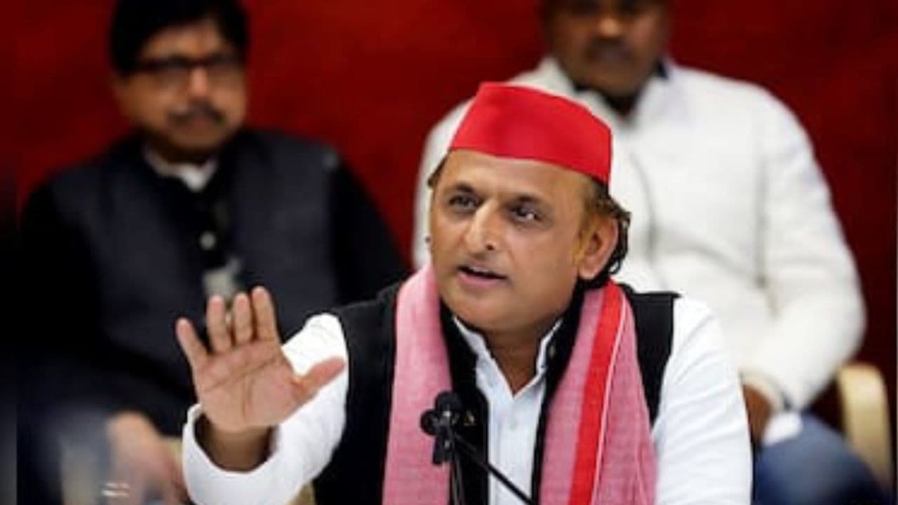 सपा के पूर्व विधायक के यहां ED की रेड, भड़के अखिलेश यादव, बोले- जहां माल है…