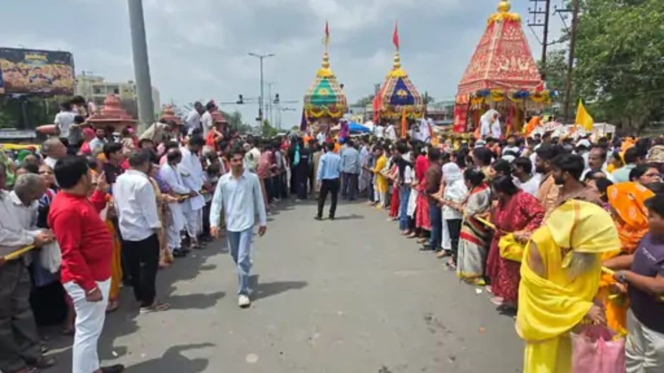 उज्जैन रथयात्रा में पुलिस का बड़ा एक्शन, 24 संदिग्ध को किया गया गिरफ्तार, तलाशी के दौरान चाकू भी किया बरामद