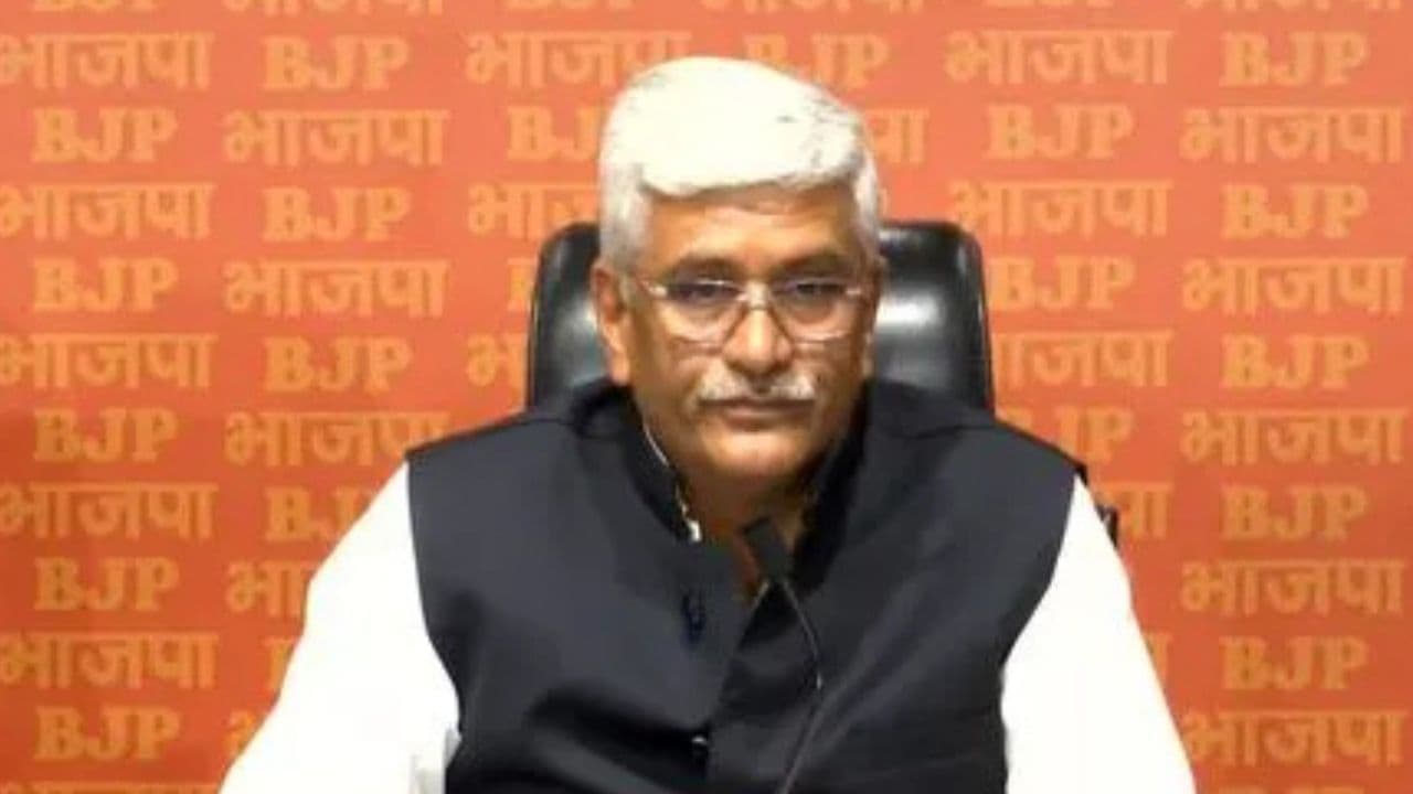 राम मंदिर चढ़ावा विवाद: कांग्रेस के आरोपों पर गजेंद्र सिंह शेखावत का करारा जवाब, बोले- जनेऊ पहनकर खुद को राम भक्त दिखाने..