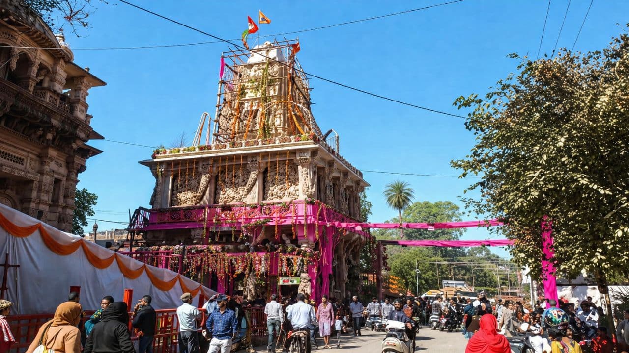 अचलेश्वर मंदिर की दान पेटी से निकलीं हैरान करने वाली अर्जियां, किसी ने सुंदर लड़कों से दूरी की मन्नत मांगी तो किसी ने खुद से बात करना छोड़ा
