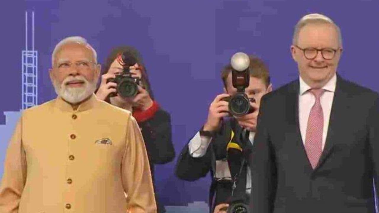 ऑस्ट्रेलिया से पीएम मोदी का अंदाज हुआ वायरल, महिला कैमरापर्सन के इशारे पर दिया ऐसा रिएक्शन