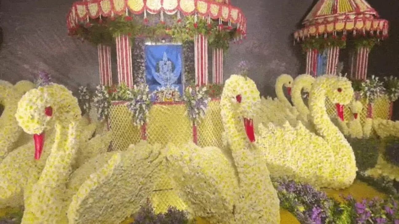आज नगर भ्रमण पर निकलेंगे प्रभु वेंकटेश, छत्रीबाग से शुरू होगी पारंपरिक रथयात्रा, तमिलनाडु के कुंभकोणम से आई भगवान की खास पोशाक
