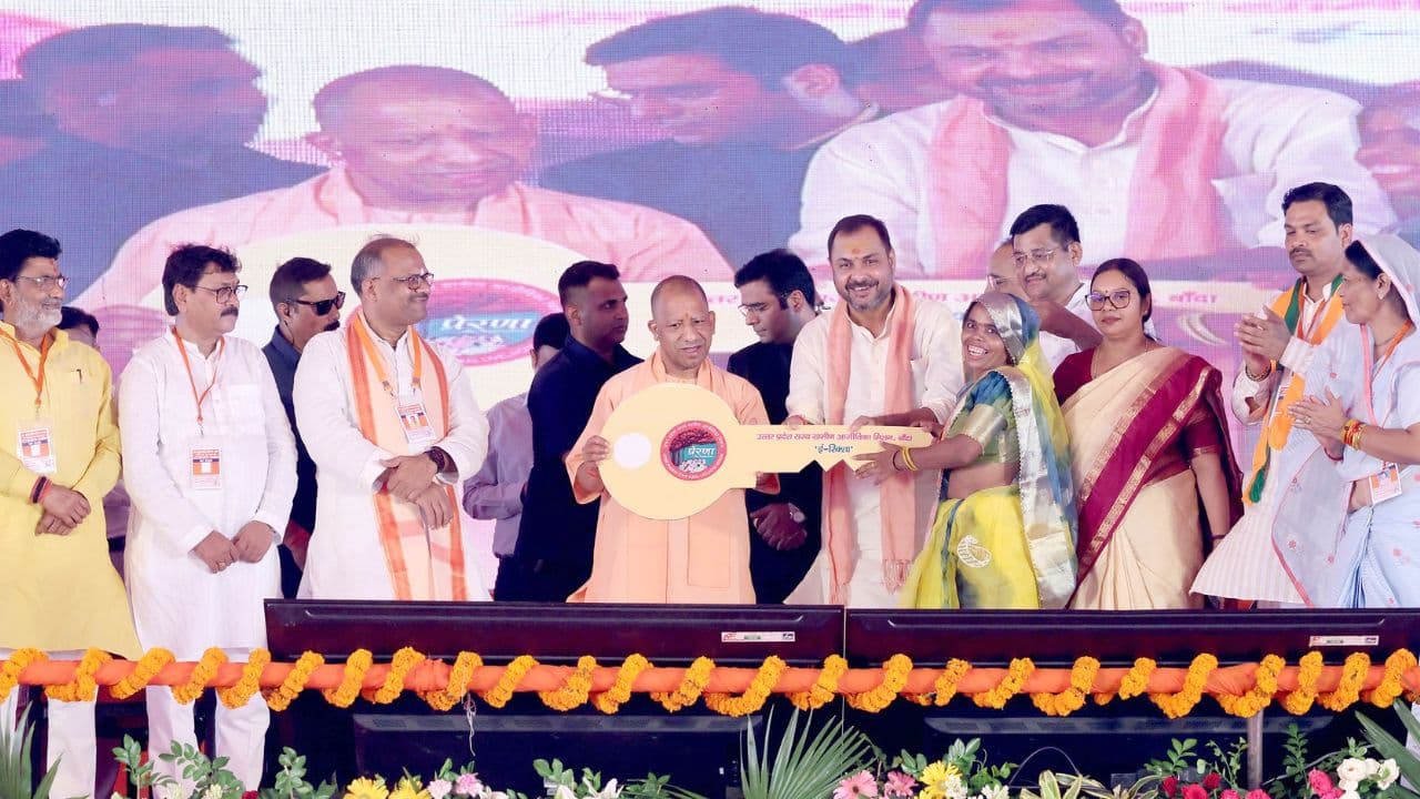 योगी बोले- बुंदेलखंड को हम यूपी के सबसे बड़े औद्योगिक शहर BIDA के रूप में विकसित कर रहे हैं, नहीं होगा पलायन लोग नौकरी मांगने आएंगे