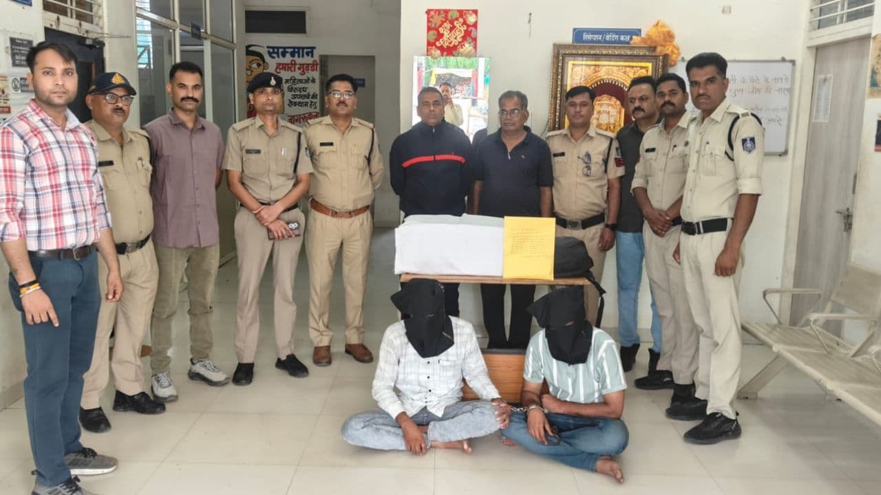 नलखेड़ा कृषि सेवा केंद्र में छापी जा रही थी नकली करेंसी, 500 के जाली नोटों के साथ 2 गिरफ्तार