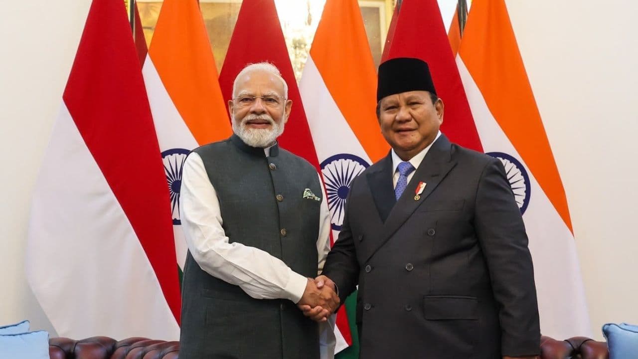 PM मोदी को मिला इंडोनेशिया का सर्वोच्च सम्मान, दोनों देशों के बीच हुए कई बड़े समझौते, राष्ट्रपति सुबियांतो बोले- मैं आपके करियर को फॉलो करता हूं