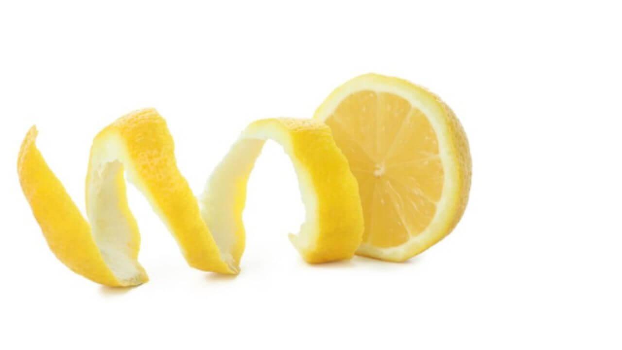 लिंबूची सालसुद्धा आहे अत्यंत गुणकारी, योग्य वापर केल्यास मिळतात अफाट फायदे