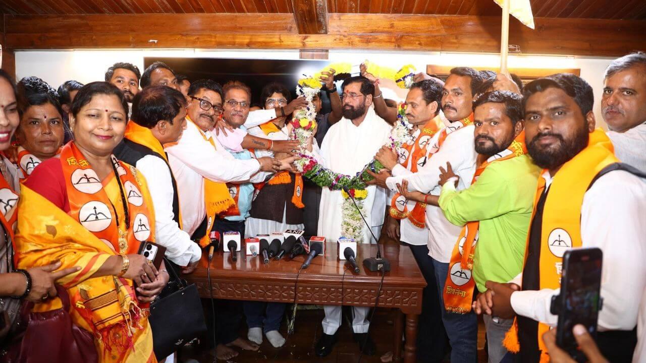 कल्याण ग्रामीणमध्ये उबाठा, राष्ट्रवादी काँग्रेसला धक्का, तीन माजी नगरसेविकांचा शिवसेनेत प्रवेश