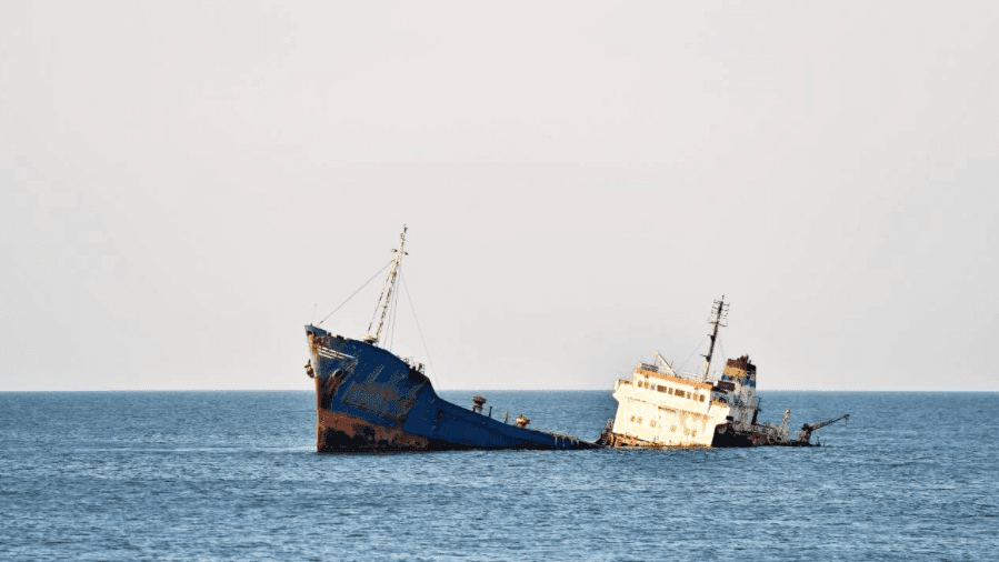 केरळमध्ये लायबेरियन जहाज बुडाल्याने चिंता का वाढली? इंडियन कोस्टगार्ड देवदुतासारखे पोहोचले आणि अनेकांचे प्राण वाचवले