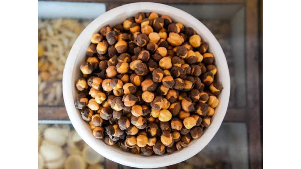 भाजलेले चणे खाल्ल्याने आरोग्याला होतील बहुगुणी फायदे, जाणून घ्या