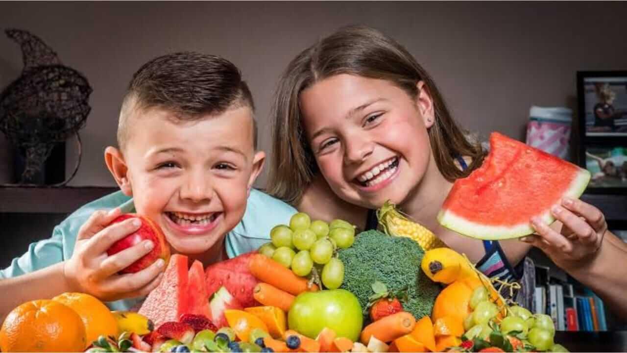 ‘ही’ फळे करतील तुमच्या मुलांच्या शरीरातील पाण्याची कमतरता दूर!