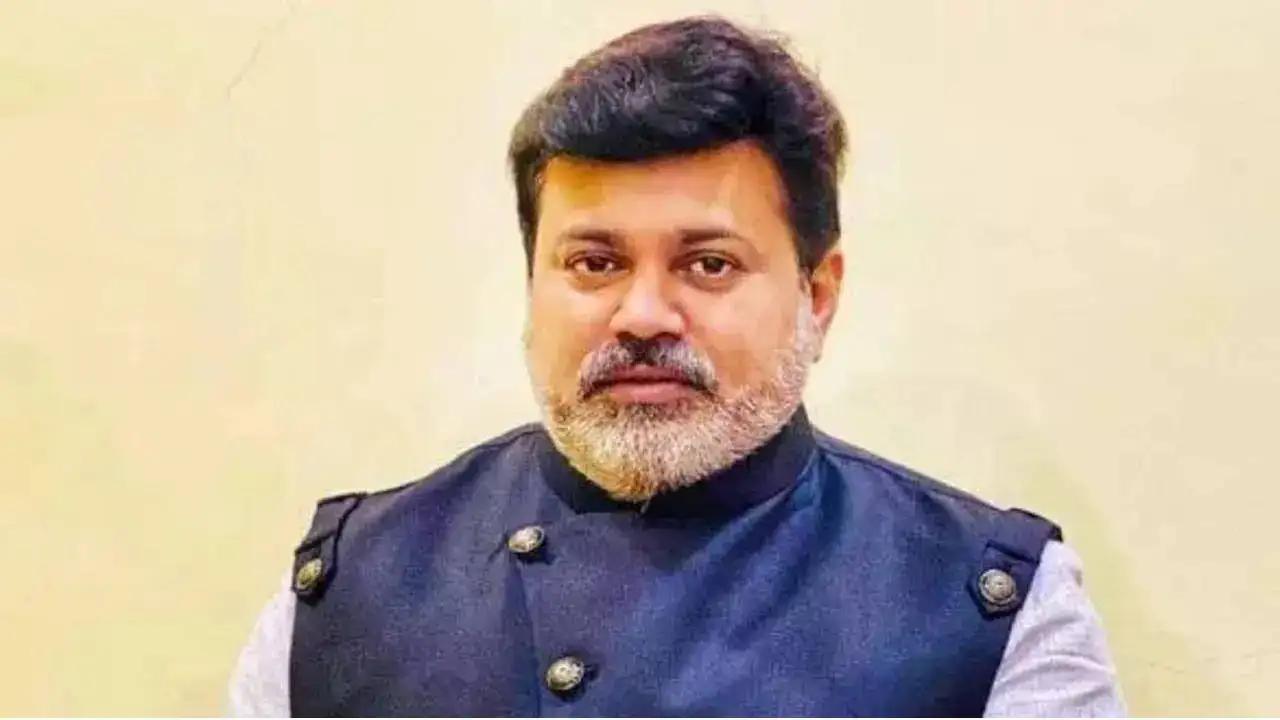 निवडणुकीच्या तोंडावर हिंदीवरुन राजकारण सुरु, मंत्री उदय सामंतांची ठाकरे गटावर टीका