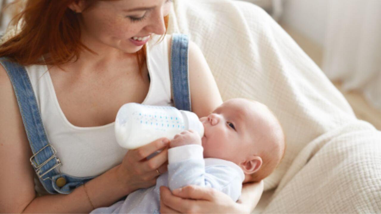 बाळाची दुधाची बाटली स्वच्छ करताना लक्षात ठेवा ५ गोष्टी, अथवा होऊ शकते इन्फेक्शन