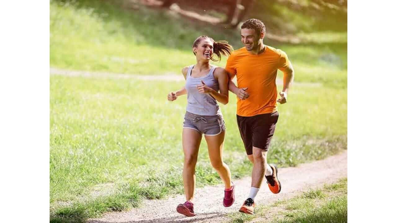 सकाळी फिरायला जाण्यासाठी अंथरुणातून उठता येत नाही का? मग ‘या’ पद्धती वापरून पहा