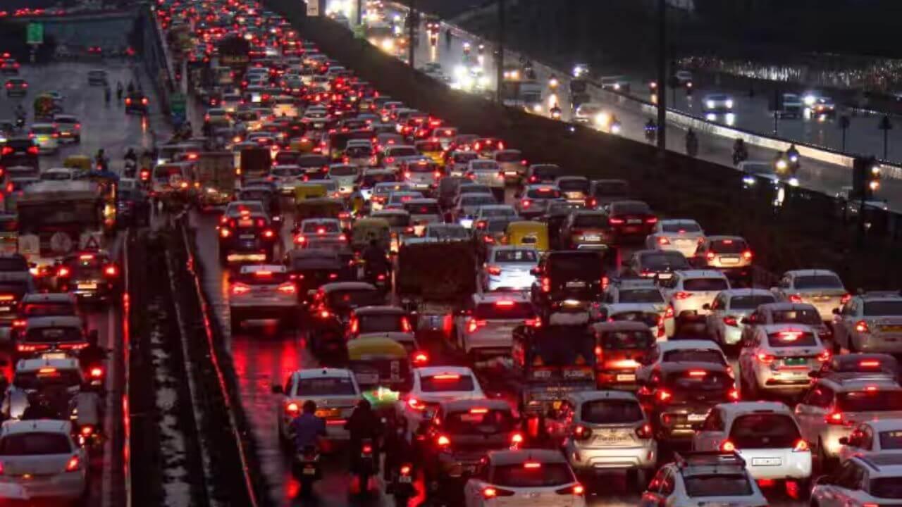 पुण्यातील वाहतूक कोंडीचा प्रश्न मार्गी लागणार; चौका-चौकातील कोंडी सोडविण्यासाठी मेगा प्लॅन!