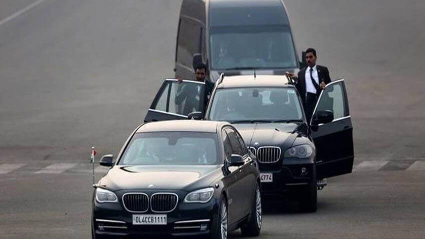 पंतप्रधान मोदी यांच्या ताफ्यात धावतात या कार, PM ज्या गाडीत बसतात तिचे वैशिष्ट्ये जाणून घ्या