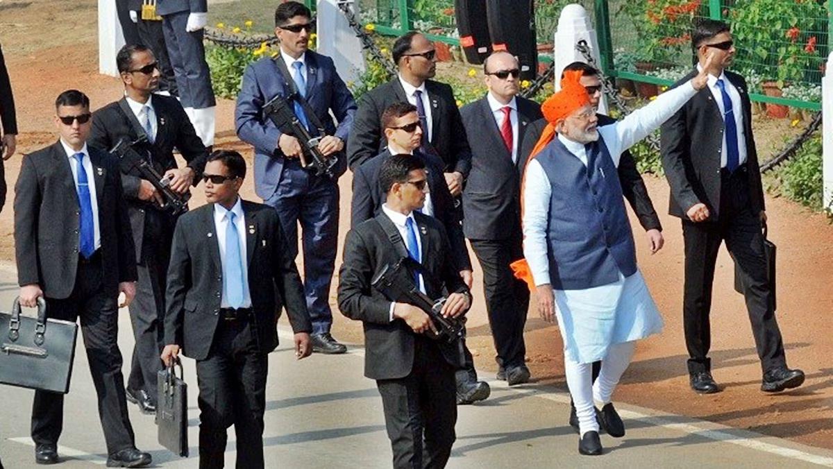 SPG कमांडोच्या हातात नेहमी काळं सूटकेस का असते? त्यात नेमंक काय असते? जाणून घ्या सत्य