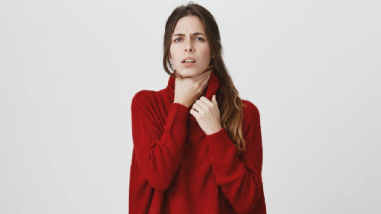 पावसाळ्यात घशाला सूज येऊन वेदना होतात? ‘या’ घरगुती उपायाने दूर होईल इन्फेक्शन