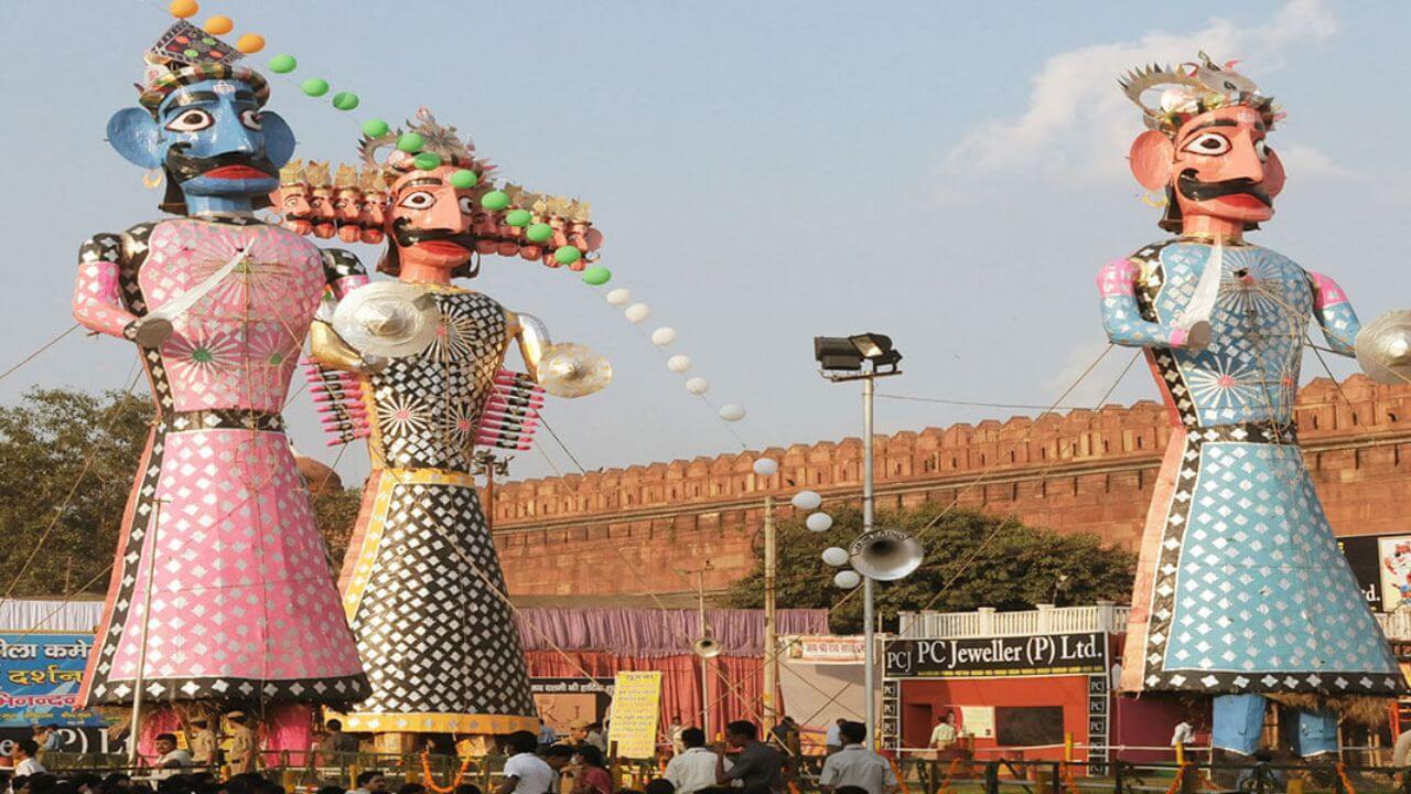 Dussehra 2025 : दसऱ्याला या वस्तूंचे दान करा; दुःख आणि गरिबीपासून मिळेल सुटका