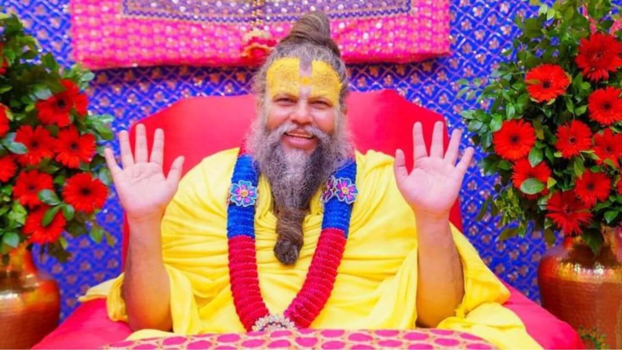 तुमचं मन सतत बैचेन होतंय? प्रेमानंद महाराजांनी दिला हा सल्ला