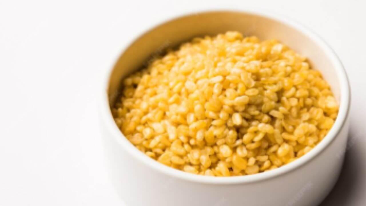 वजन कमी करण्यासोबत शरीराला ऊर्जा देते भिजवलेली मूग डाळ, जाणून घ्या विविध फायदे