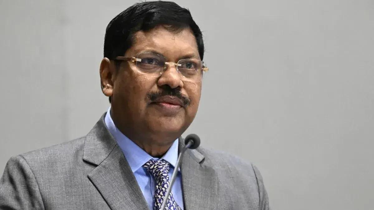 सरन्यायाधीशांसमोर गोंधळ घालणाऱ्या वकिलाला किती शिक्षा होणार? बूट काढण्याच्या प्रयत्नावर काय कारवाई होणार?