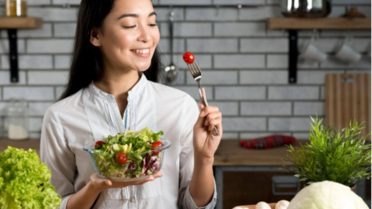 शरीरासाठी वरदान आहेत ‘हे’ ५ पदार्थ, सकाळी रिकाम्या पोटी खाल्यास मिळतील फायदेच-फायदे