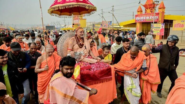 प्रयागराजमध्ये धार्मिक वादंग, शंकराचार्य अविमुक्तेश्वरानंदांचं 3 दिवसांपासून धरणे आंदोलन