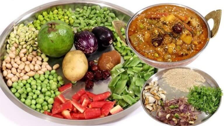 Bhogi 2026 : भोगीच्या दिवशी कोणत्या भाज्या टाळाव्यात ? वाचा भोगी सणाचं महत्व