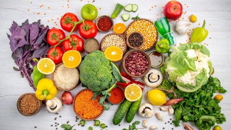 व्हायरल इन्फेक्शनमुळे थकवा आणि अशक्तपणा आलाय? ‘हे’ सुपरफूड देतील एनर्जी