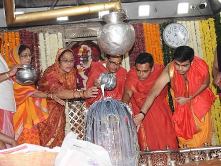 रिजल्ट से पहले महाकाल के दर पर पहुंचे शिवराज, मांगा जीत का आशीर्वाद