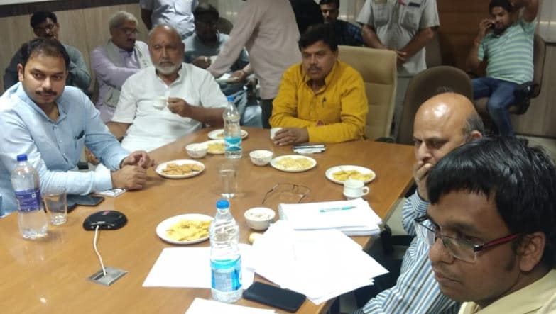 अघोषित कटौती: मंत्री-विधायक अफसरों पर बरसे, दी चेतावनी-अब होगा एक्शन