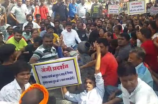 अपनी ही पार्टी और परिषद के खिलाफ बीजेपी विधायक का धरना आंदोलन