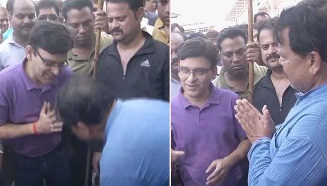मंत्री ने रेलवे अफसरों के जोड़े हाथ, पैर छूकर बोले- ‘निवेदन है स्टेशन को साफ़ रखें’