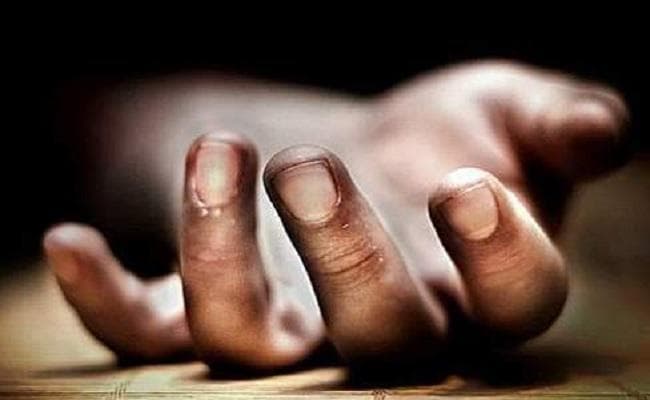 पुलिस से डरकर भागने के दौरान कुँए में गिरे दो युवक, एक की मौत, एक गंभीर