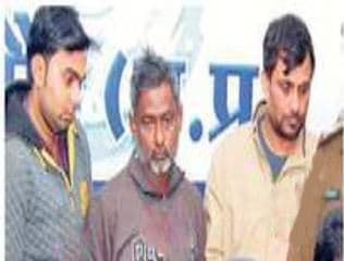 आईएएस बनकर करते थे ठगी, विधायकों के करीबियों को ही बनाते थे निशाना