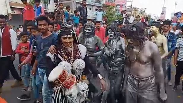 जलाभिषेक के बाद धूमधाम से निकली भोले की शोभायात्रा, शहीद जवानों को दी गई श्रद्धांजलि