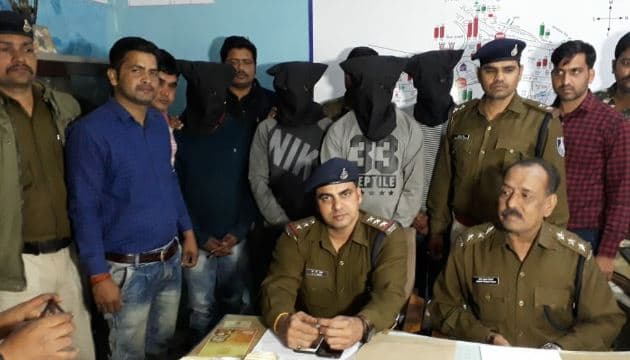 व्यापारी को लूटने वाले चार लुटेरे पुलिस गिरफ्त में